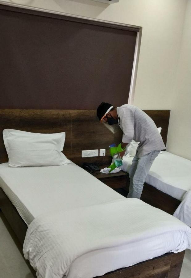 Our Nest Banjara Hotel Haiderabad Buitenkant foto