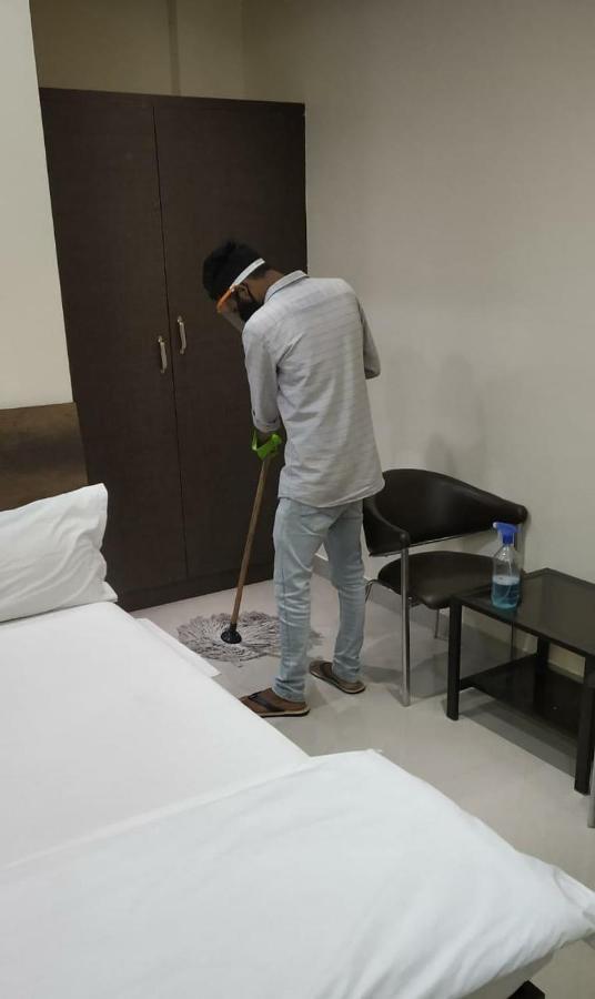 Our Nest Banjara Hotel Haiderabad Buitenkant foto