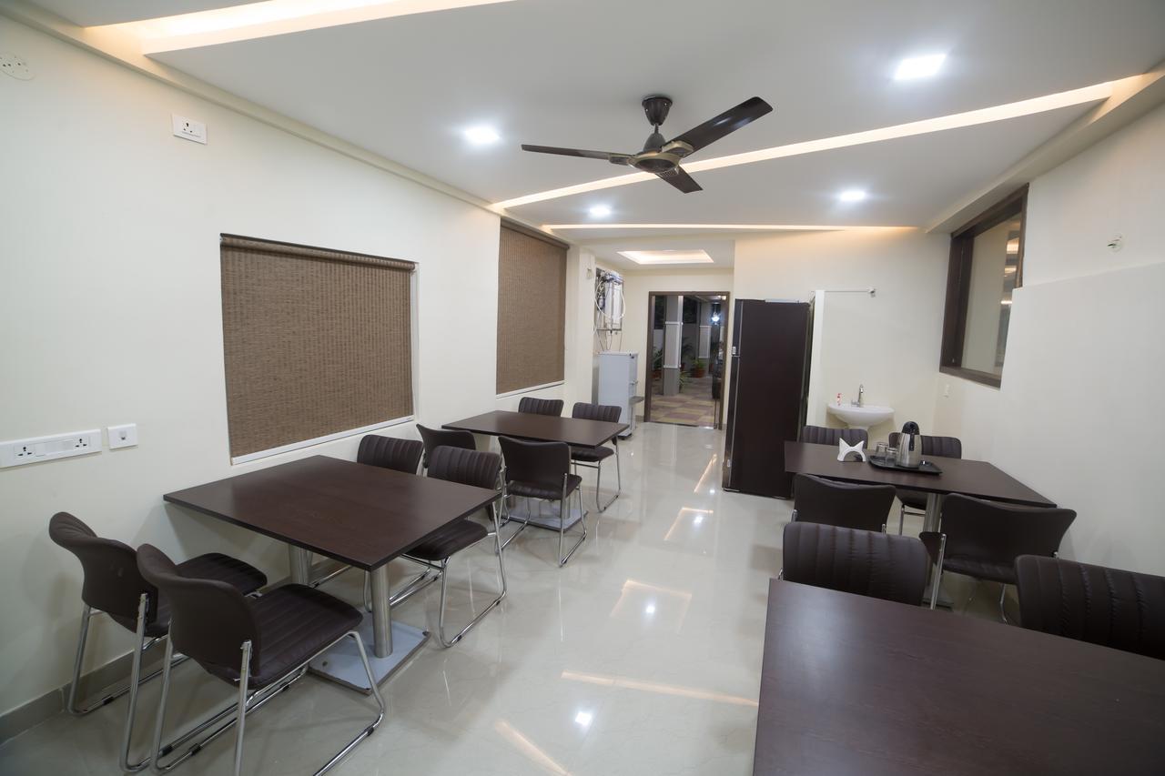 Our Nest Banjara Hotel Haiderabad Buitenkant foto